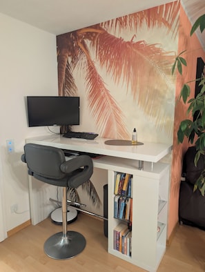 Interior - 1 room apartment near Berlin including garage/bicycle. Single use. (Mühlenbecker Land)