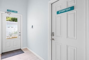 Luxury Double Room, Patio | Interior