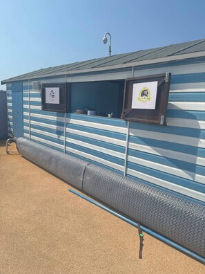 House, 2 Bedrooms, Balcony | Property grounds