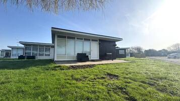 House, 2 Bedrooms, Balcony | Exterior