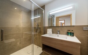 Shower, hair dryer, towels, soap - Superb, bright, modern apartment a stone's throw from the Pléney cable car (Morzine)