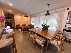 Casa família, 3 quartos, varanda | Opções para refeição