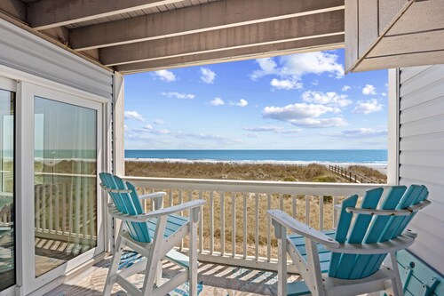 Dog Friendly-Sandy Dunes-Sleeps 6-3br/2b-Oceanfront-WIFI