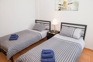 Iron/ironing board, free WiFi, bed sheets - 2 Bedroom 1 Bathroom Los Atalayonas (MOJACAR)