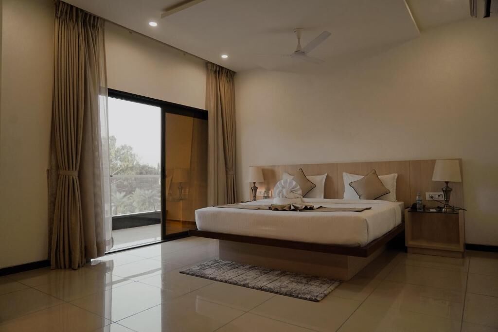 Suite, balcon, vue piscine