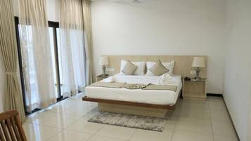 Suite, balkong, bassengutsikt