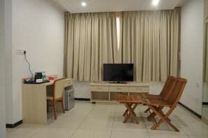 套房, 露台, 泳池景 | 內部