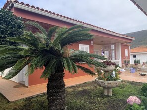 Property grounds - Island of Tenerife Chalet. House with Peace Tranquility Good Vibes. (Tegueste)