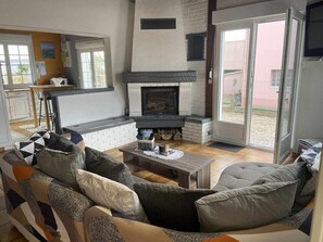 Living area - Les Mésanges, a house with a garden and parking (Fort-Mahon-Plage)