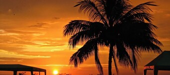 Amazing 1-bedroom in a cabin in Puerto López perfect for relaxing getaway