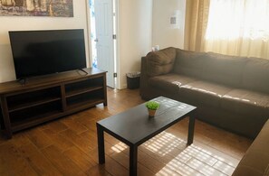 Living area - Cozy 1-bedroom apartment in fabulous El Paso with AC M2 (El Paso)