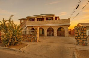 Exterior - Cozy 1-bedroom apartment in fabulous El Paso with AC M2 (El Paso)