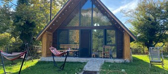 Katskhi Cottage — Cozy 2BR Retreat w/ Patio near Katskhi Column