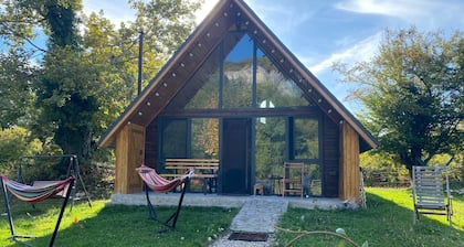 Katskhi Cottage — Cozy 2BR Retreat w/ Patio near Katskhi Column