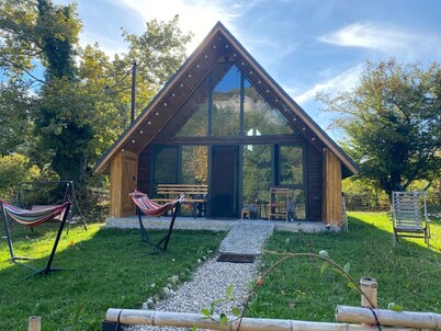 Katskhi Cottage — Cozy 2BR Retreat w/ Patio near Katskhi Column