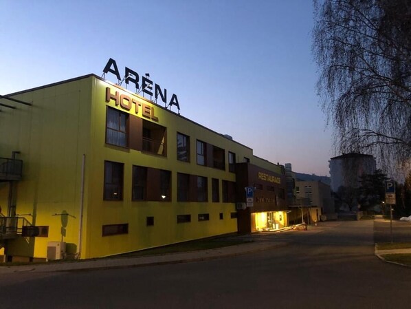 Exterior - Hotel Aréna (Brumov-Bylnice)