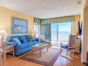 Living area - Raintree Villas 3E - 2BR/2BA in Cherry Grove (North Myrtle Beach)