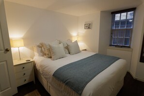 Iron/ironing board, free WiFi - NEW to VRBO: Central Lerwick Stay; Harbour Views, Log Burner (Lerwick)