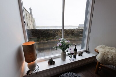 Central Lerwick Stay; Harbour Views, Log Burner