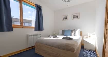 Coastal Stay Near Lerwick, Walk To Beach, Parking
