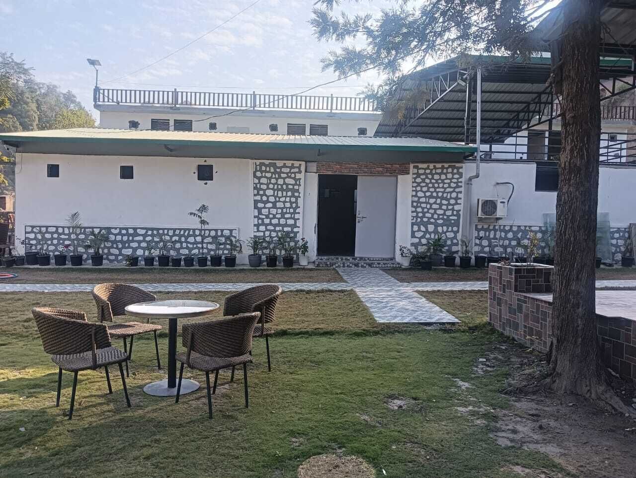 Tempat makan outdoor