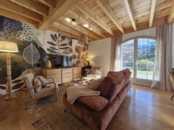 Living area - Vrbo Property (Louvie-Soubiron)