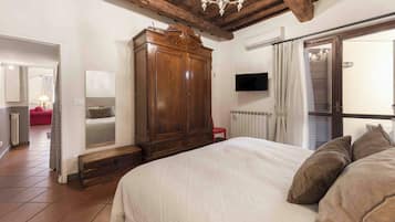 Classic Apartment | Iron/ironing board, free WiFi