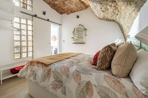 La Luna Cave House