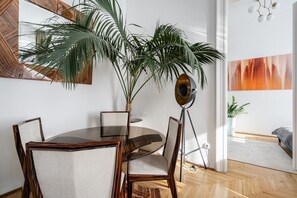Dining - AVATAR Suite (Budapest)