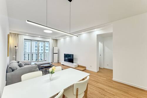 Suite Supérieure, vue ville | Salle à manger
