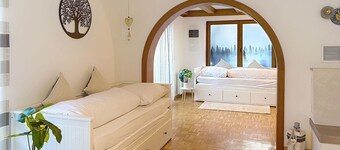 Lovely apartment for 6 guests with WIFI, TV and balcony