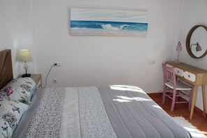3 bedrooms, iron/ironing board, free WiFi, bed sheets - Beautiful 3 Bedroom Apartment, Los Atalayones (MOJACAR)
