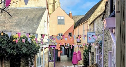 Swallows Nest central Cirencester Apartment sleeps 1-4