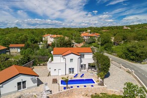 Exterior - Modern vacation apartment with swimming pool, terrace, barbecue and private parking space (Kras)