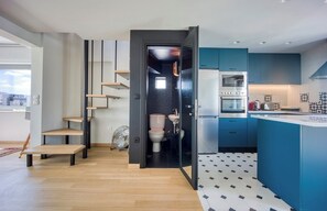 Private kitchen - Amazing Acropolis Views Penthouse in Buzzy Gazi (Athens)