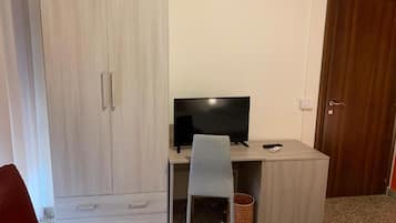 Classic Double or Twin Room, 1 King Bed | Interior