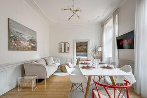 Deluxe Apartment, City View | Dining - 3BR in Gamla Stan by the Royal Palace (Stockholm)