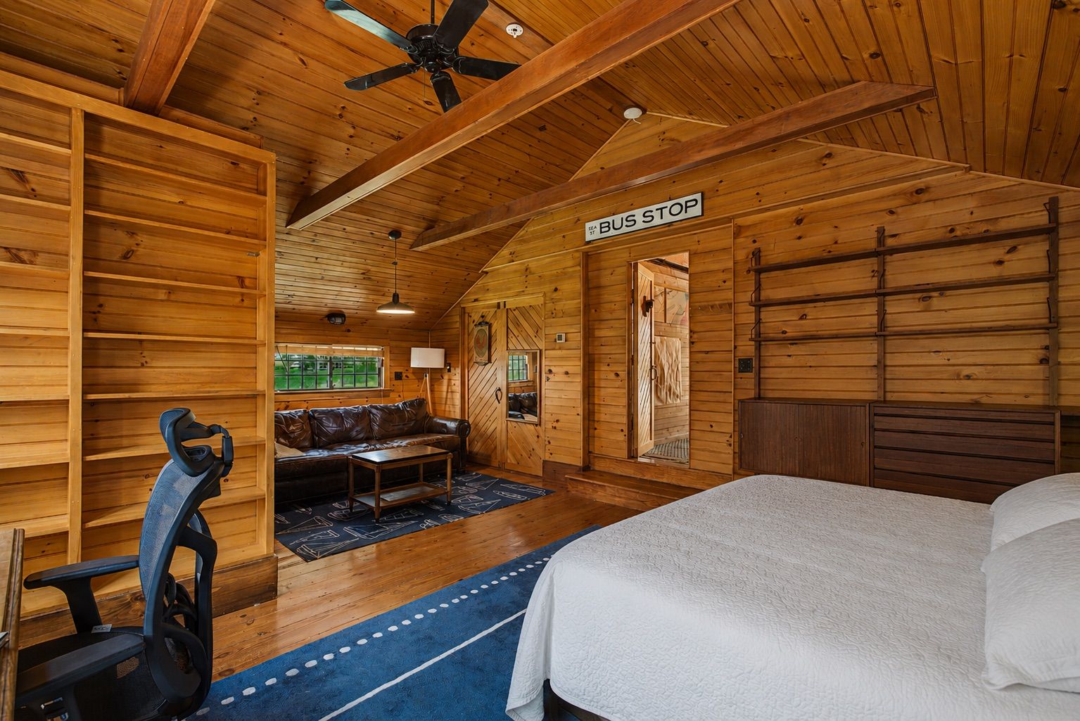 7 bedrooms, iron/ironing board, WiFi (free)