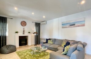 TV - Villa with private pool for 8 people – CASA SUSAN (Moraira)