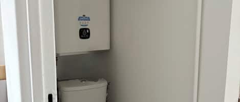 SĂšche-cheveux, serviettes fournies, savon, papier toilette
