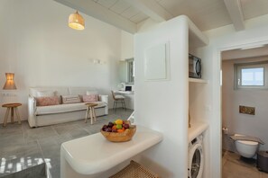 Interior - Lolantonis | 3BR Sea View & Infinity Pool |Thymari (X6W3+R7R Paros, Greece)