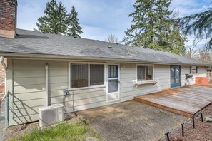 House (3 Bedrooms) | Interior - Quiet Eugene Retreat Near Mount Pisgah & Campus! (Eugene)
