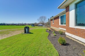 Interior - Sunroom & Spacious Yard: Home Near Louisville! (Louisville)