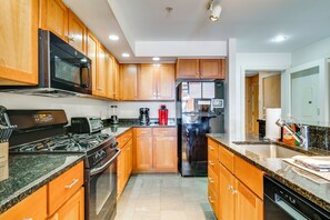 Apartment (3 Bedrooms) | Interior - Pools & Trail Access: Resort-style Killington Gem (Killington)