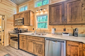 House (4 Bedrooms) | Interior - Swim, Hike & Unwind: Dual-cabin Gem in Broken Bow! (Broken Bow)