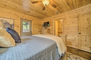 House (4 Bedrooms) | Interior - Swim, Hike & Unwind: Dual-cabin Gem in Broken Bow! (Broken Bow)