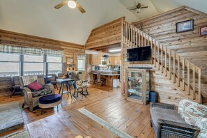 Interior - Family Lake Days! Mtn-view Cabin in Hiawassee (Hiawassee)