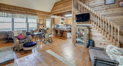 Family Lake Days! Mtn-view Cabin in Hiawassee