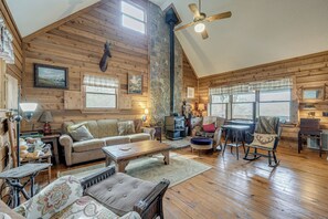 Interior - Family Lake Days! Mtn-view Cabin in Hiawassee (Hiawassee)