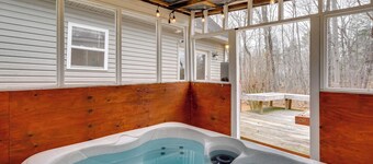 บ้านใน เอฟแลนด์ พร้อม อ่างน้ำร้อน และ เด็ค สำหรับครอบครัว